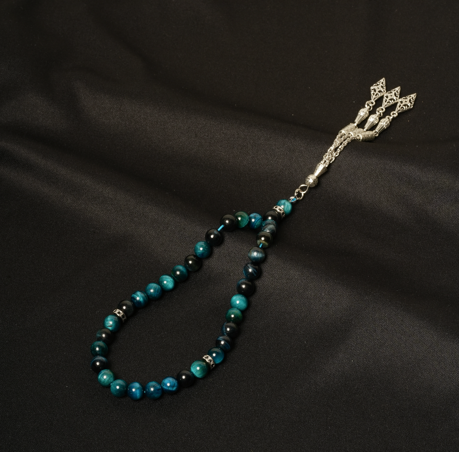 Ghumood El Muheet - Beads